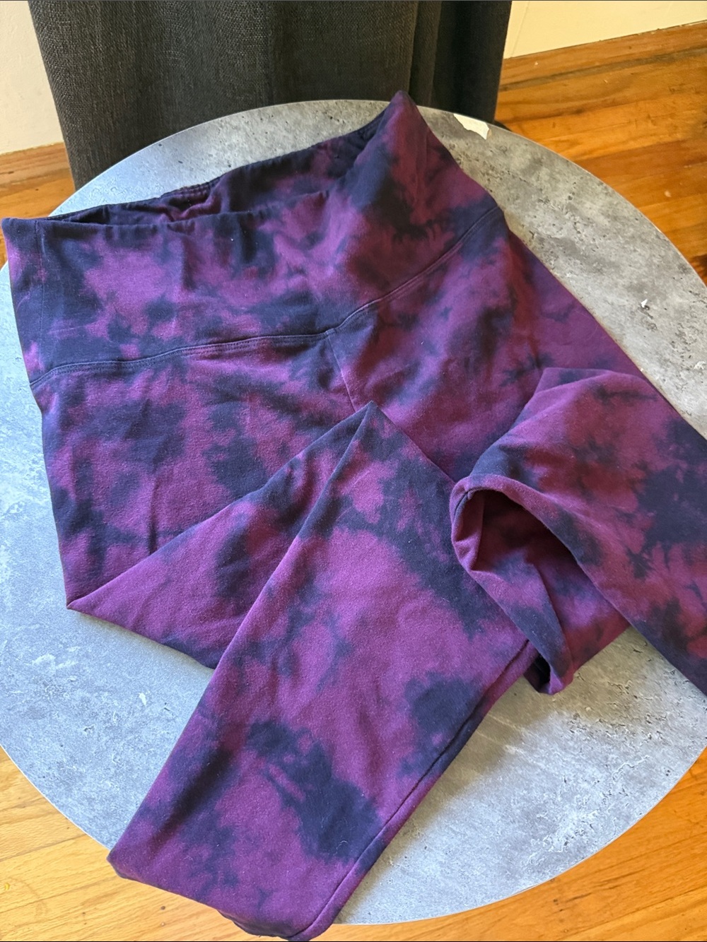 Victoria's Secret Leggings & Top bundle Bright Pink, Black, Gray, Purple - Picture 4 of 11